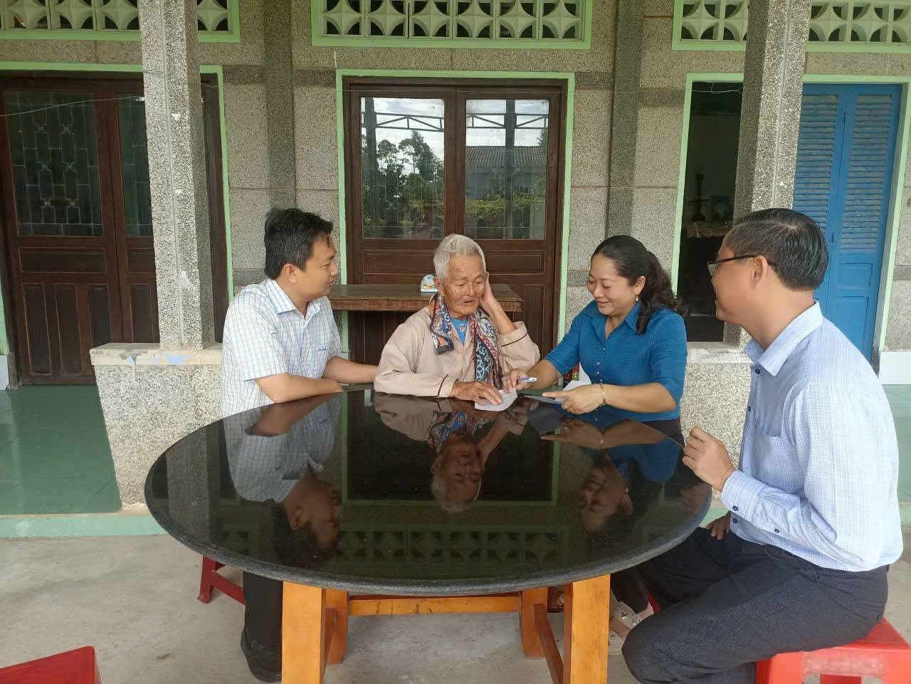 TẶNG QUÀ GIA ĐÌNH CHÍNH SÁCH VÀ CÁN BỘ HƯU TRÍ TRÊN ĐỊA BÀN XÃ ĐẠI ĐIỀN NHÂN DỊP TẾT NGUYÊN ĐÁN BÍNH NGỌ 2026